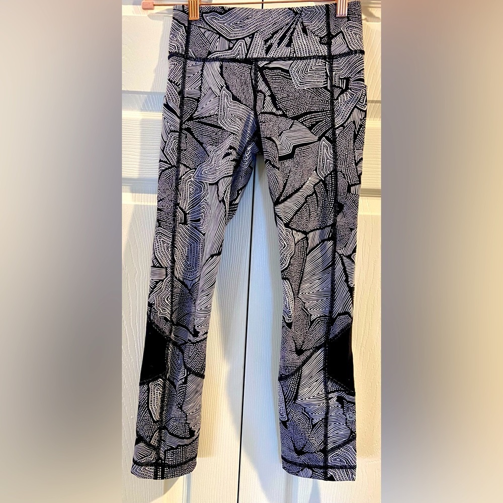 Lululemon Pace Rival Crops, Dottie Tribe Print, Size 2